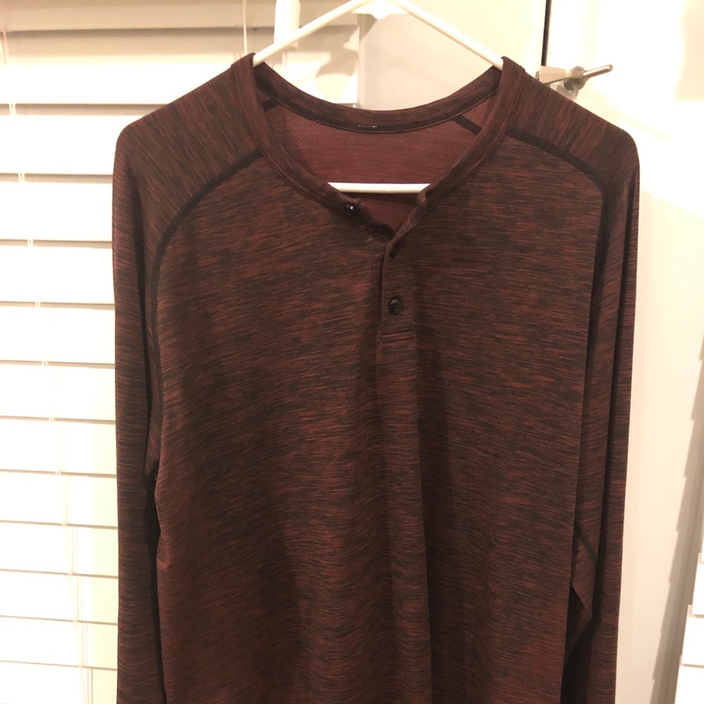 Lululemon metal vent henley
